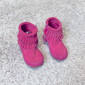 Minnetonka pink moccasins